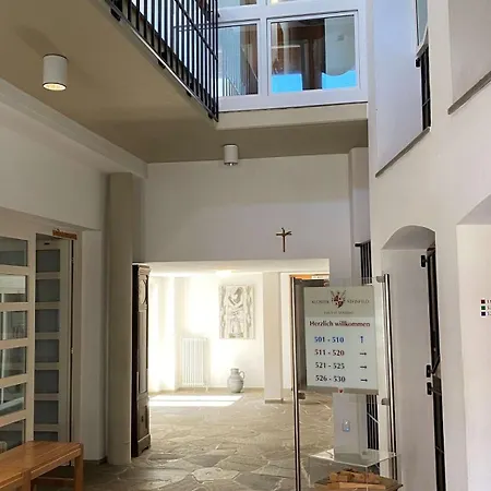 فندق Kloster Steinfeld Gaestehaus Kall